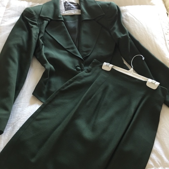 Suit - Picture 3 of 7